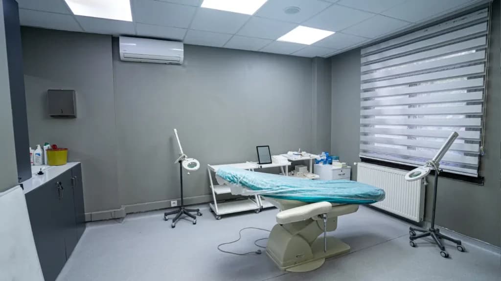 AKM Clinic treatment room