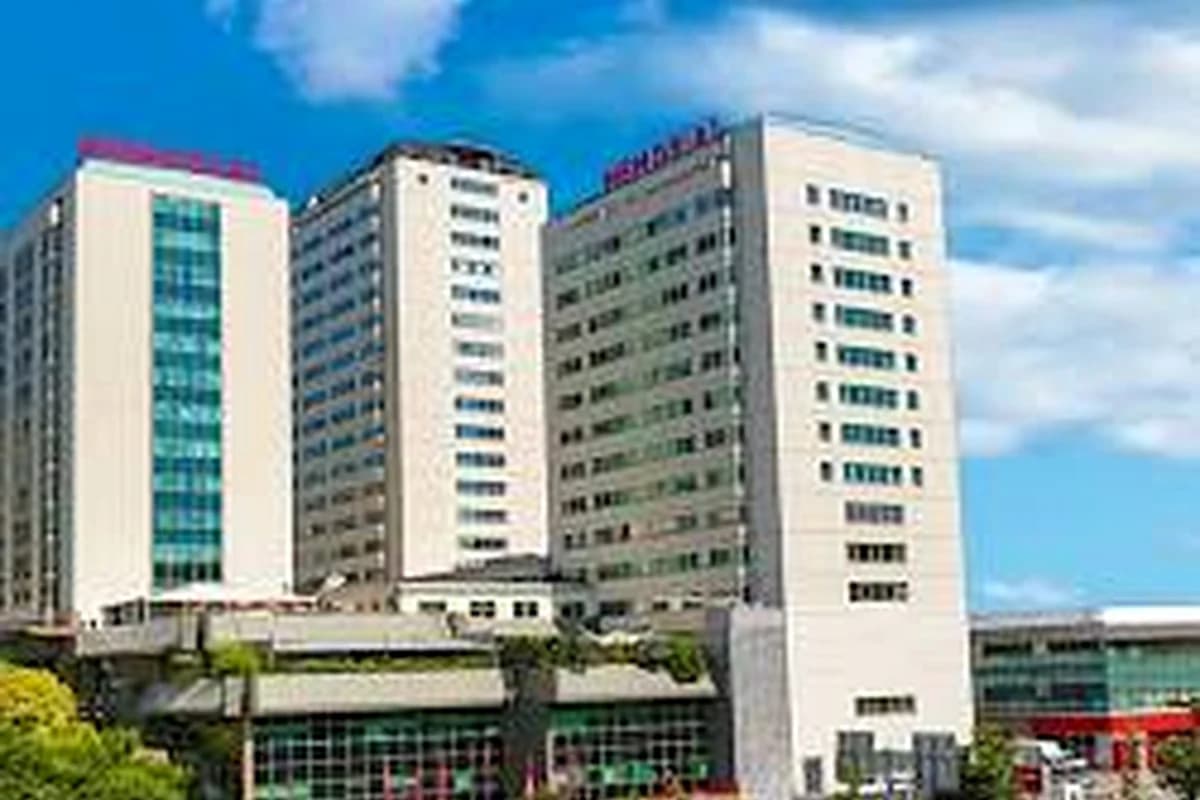 Memorial Hospital exterior in Istanbul